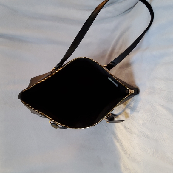 Coach Ava - Picture 5 of 6